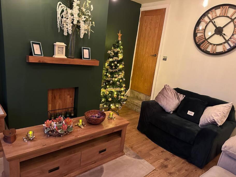 Quaint 1 Bedroom Cottage In Pudsey, Leeds Dış mekan fotoğraf